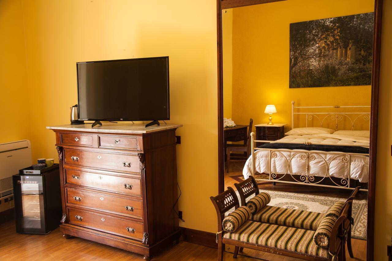 Palazzo Melluso Luxury Suite 恩佩多克莱港 外观 照片