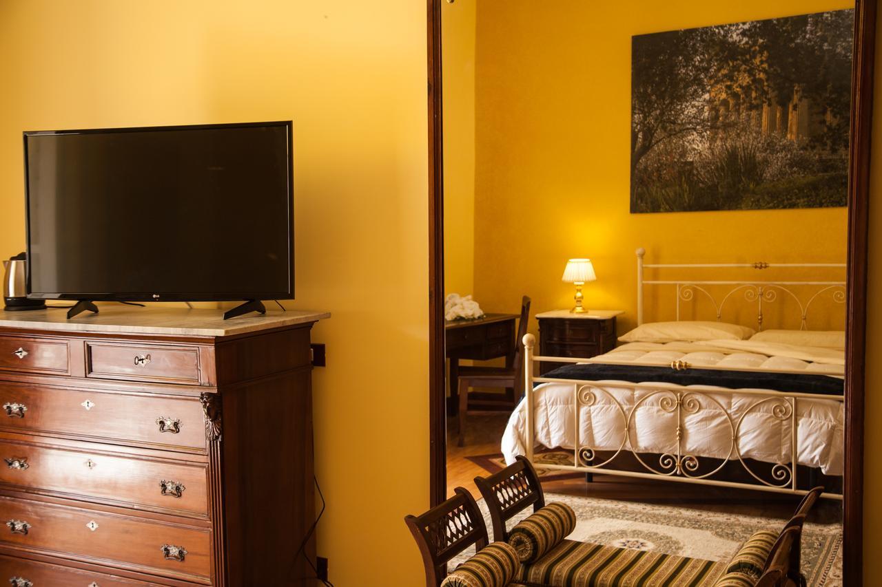 Palazzo Melluso Luxury Suite 恩佩多克莱港 外观 照片